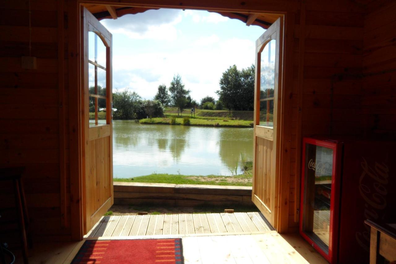 Lake View Mellis Exterior photo